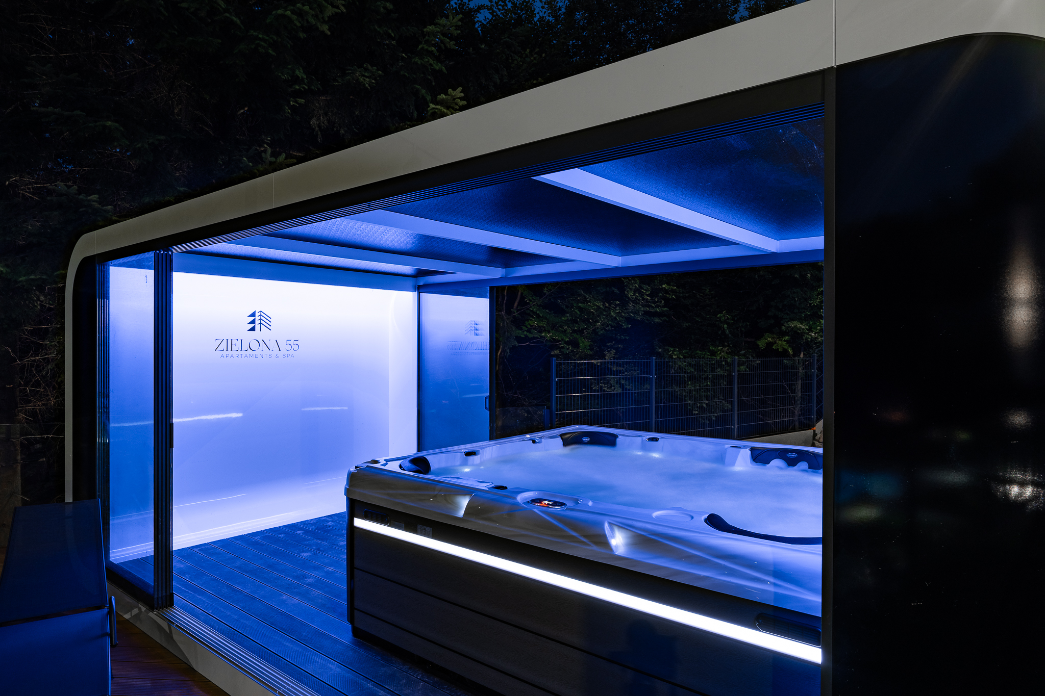 Kapsuła z jacuzzi